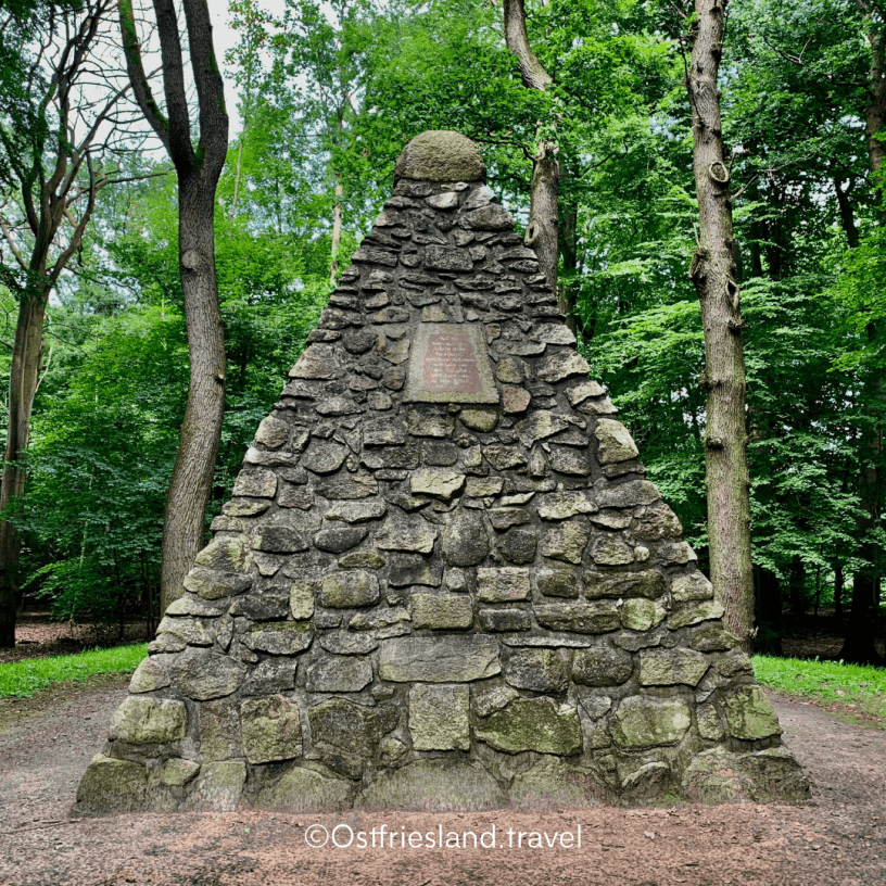 Der Upstalsboom in Aurich - Denkmal der Friesischen Freiheit. (©Ostfriesland.travel)